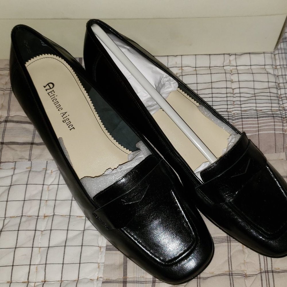 Etienne Aigner Flats